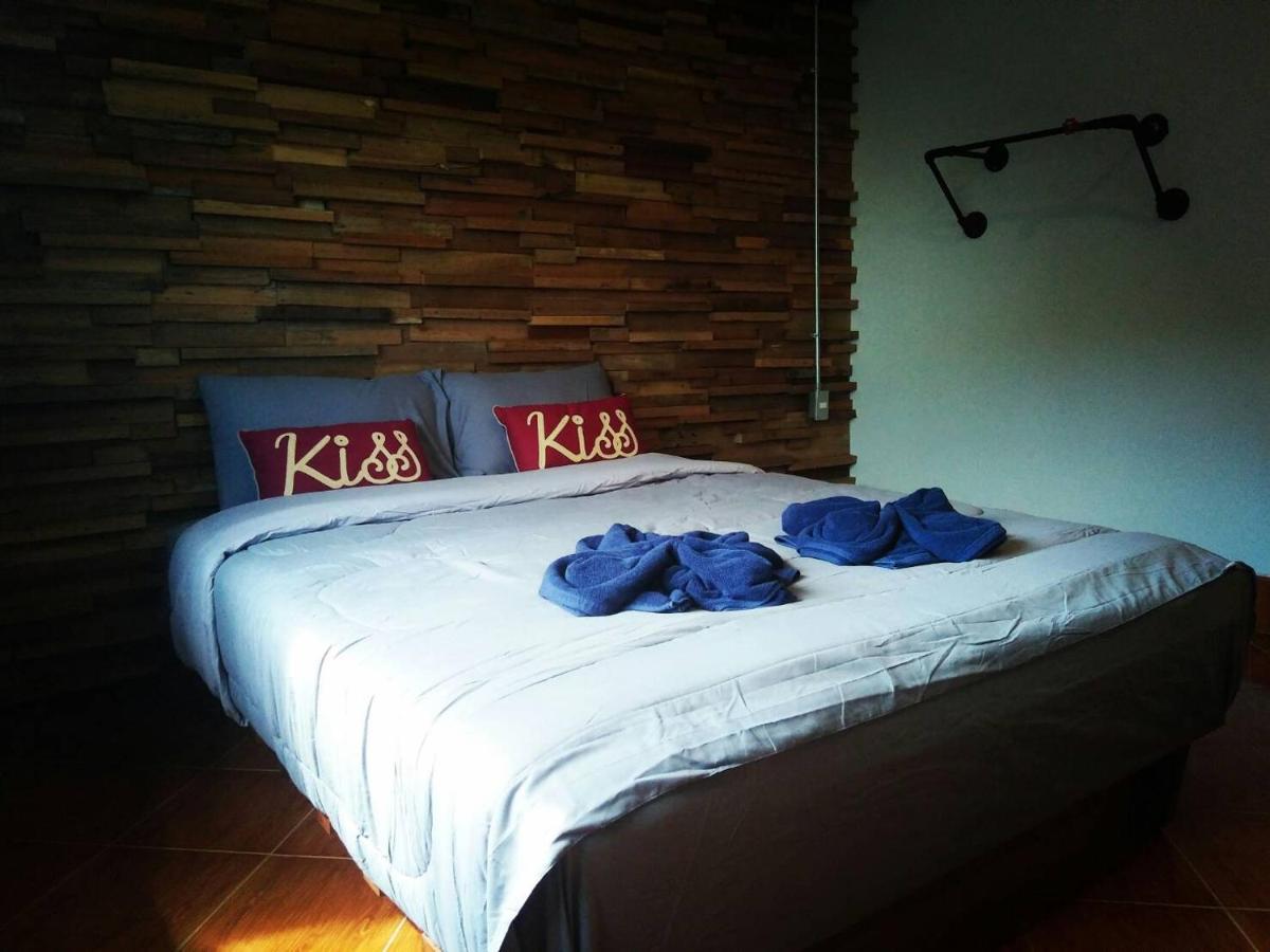 Pakarang Resort Satun Exteriör bild
